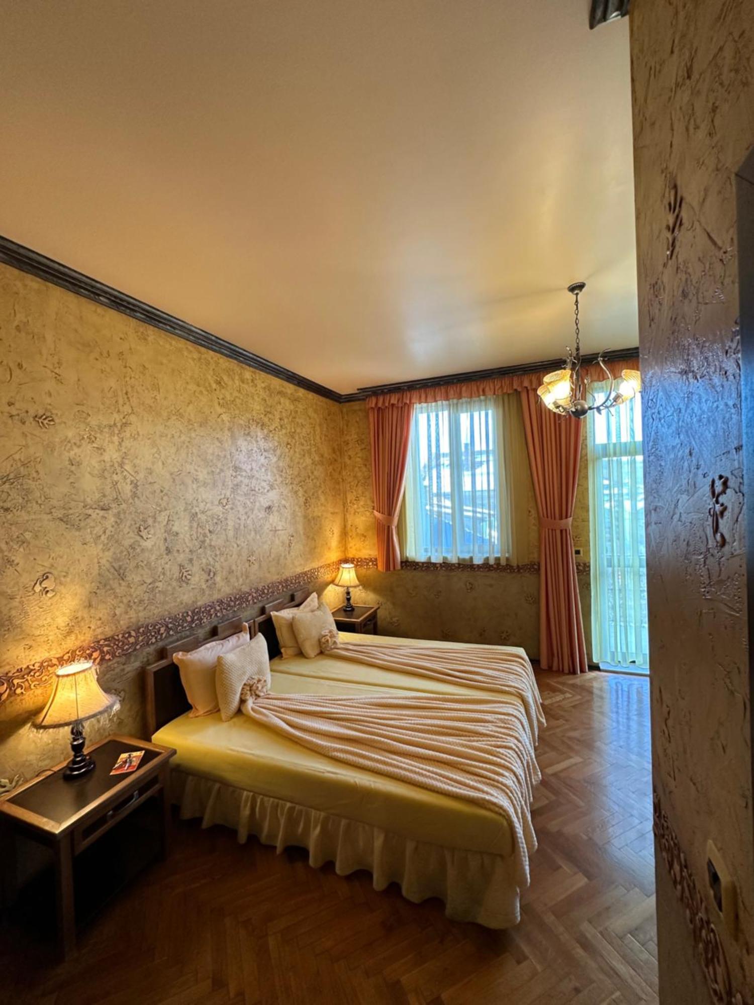 Guesthouse Petra Veliko Tărnovo Esterno foto