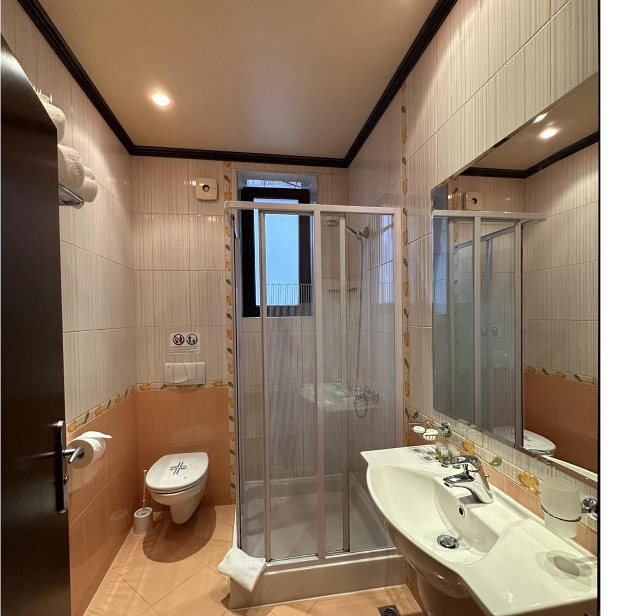 Guesthouse Petra Veliko Tărnovo Esterno foto