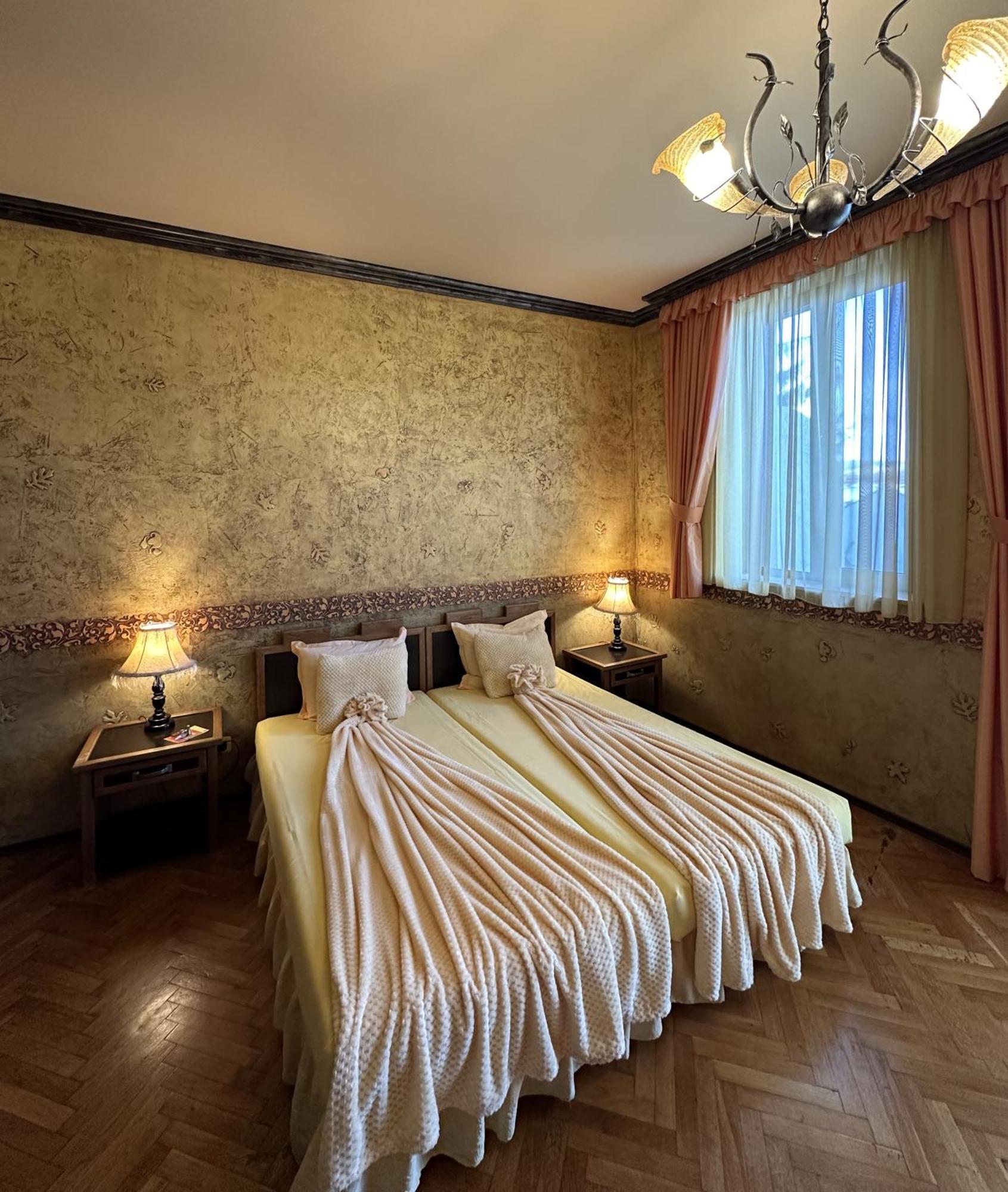 Guesthouse Petra Veliko Tărnovo Esterno foto