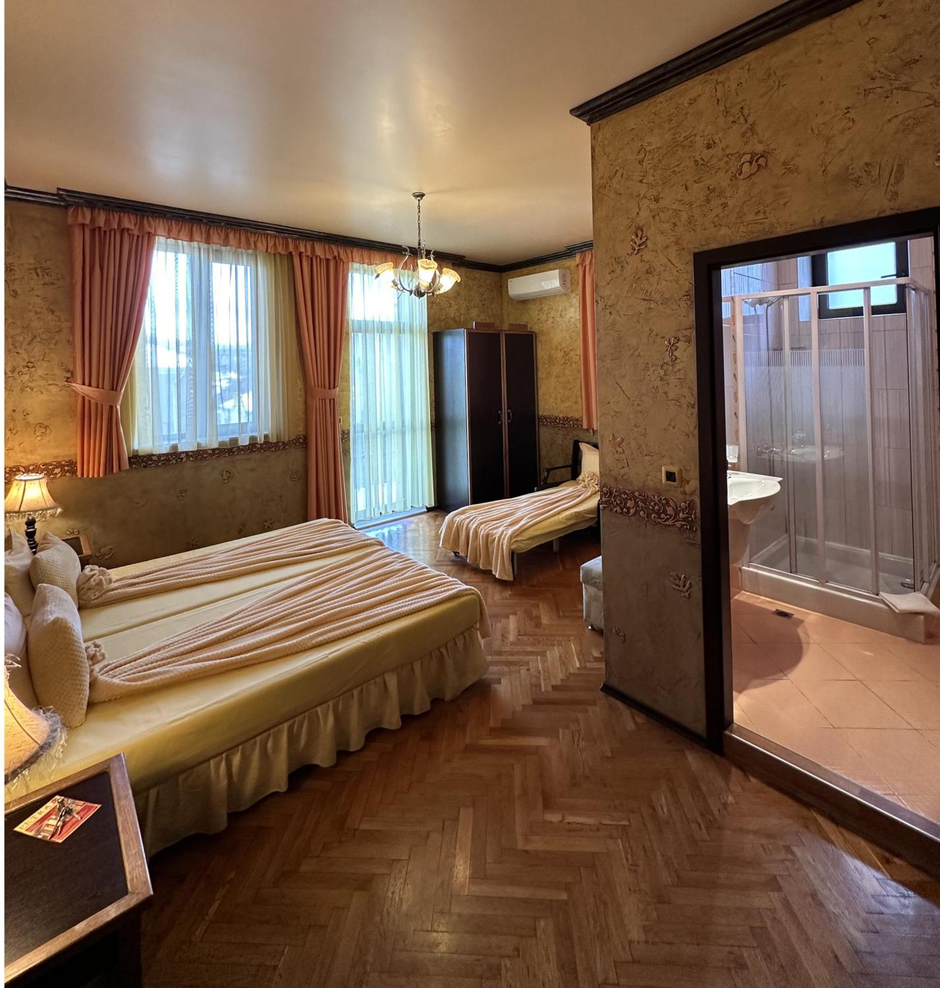 Guesthouse Petra Veliko Tărnovo Esterno foto