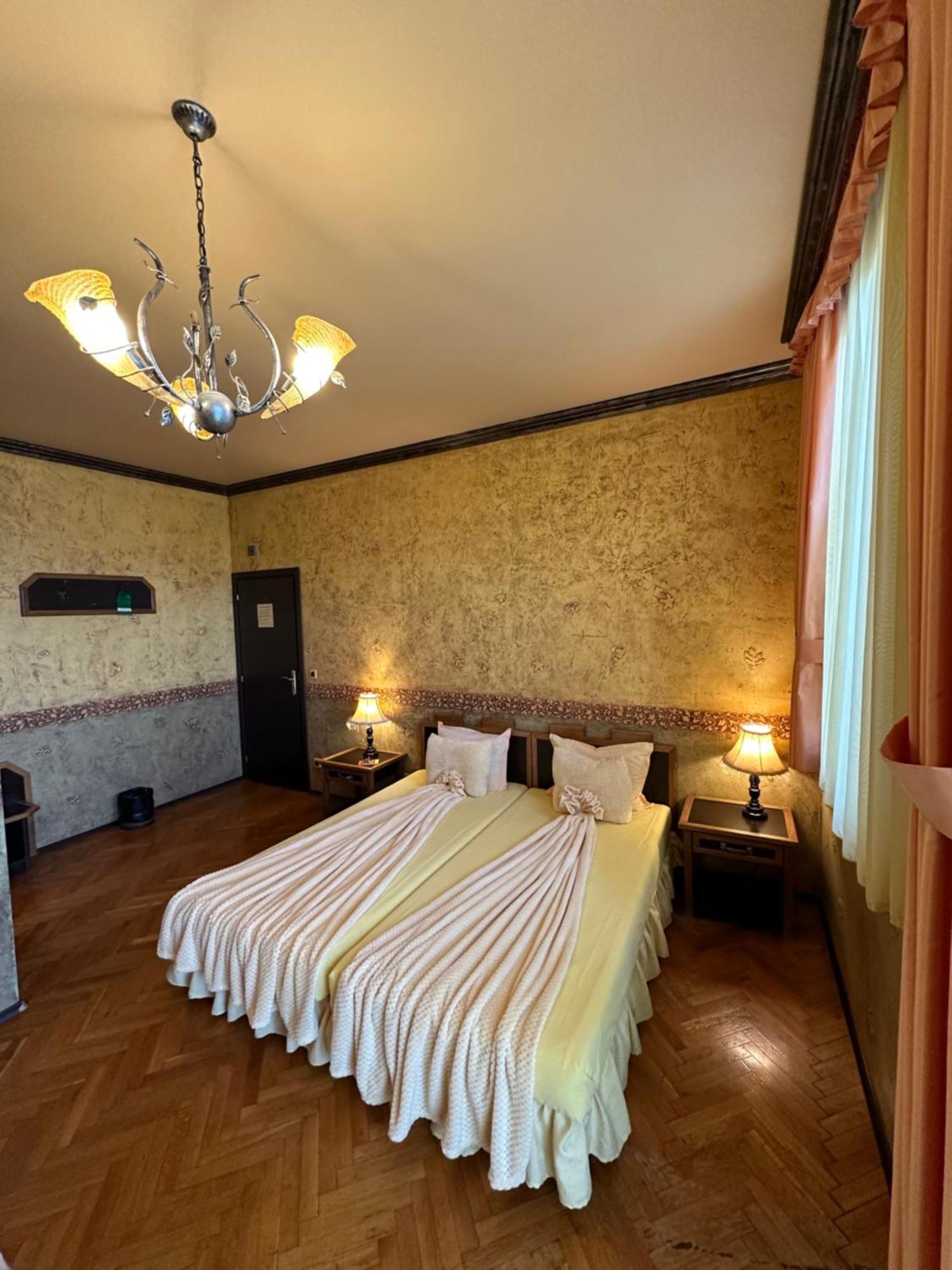 Guesthouse Petra Veliko Tărnovo Esterno foto
