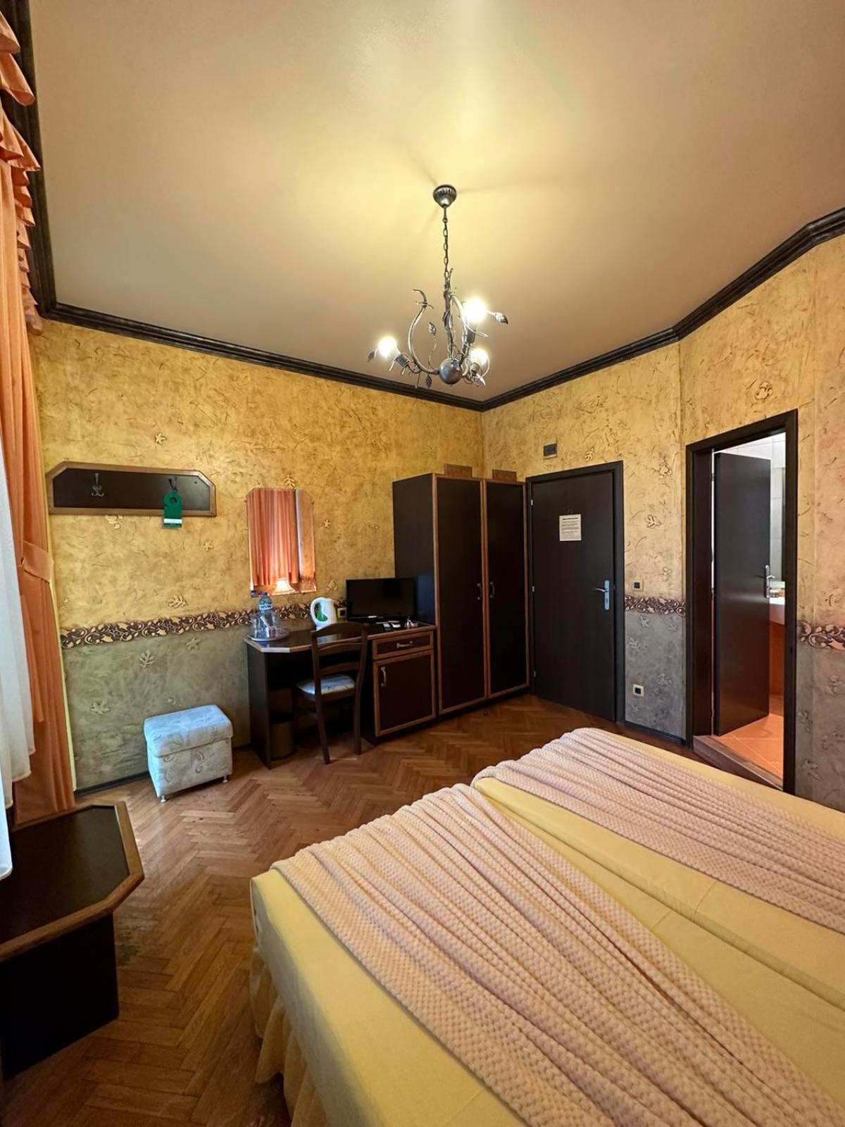Guesthouse Petra Veliko Tărnovo Esterno foto