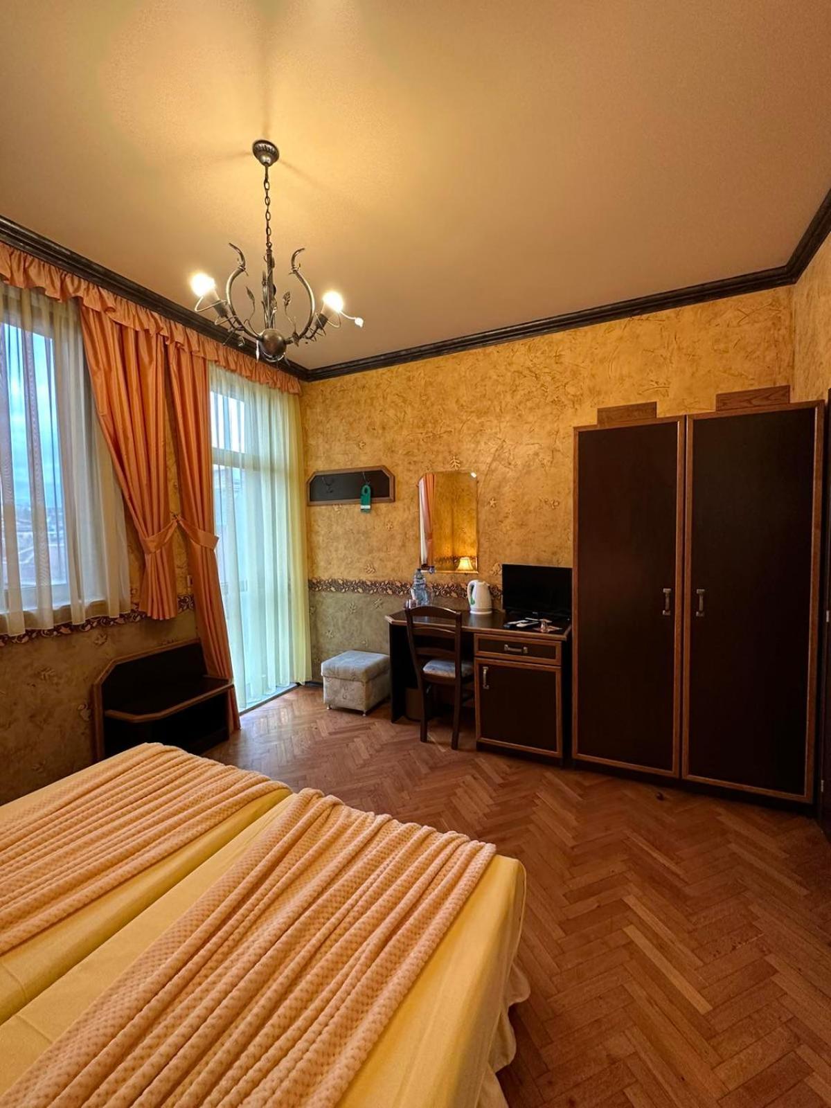 Guesthouse Petra Veliko Tărnovo Esterno foto