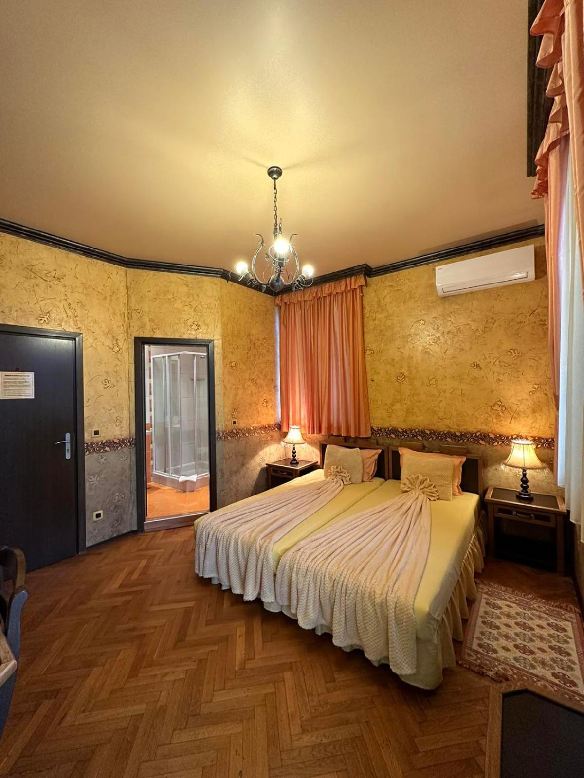 Guesthouse Petra Veliko Tărnovo Esterno foto