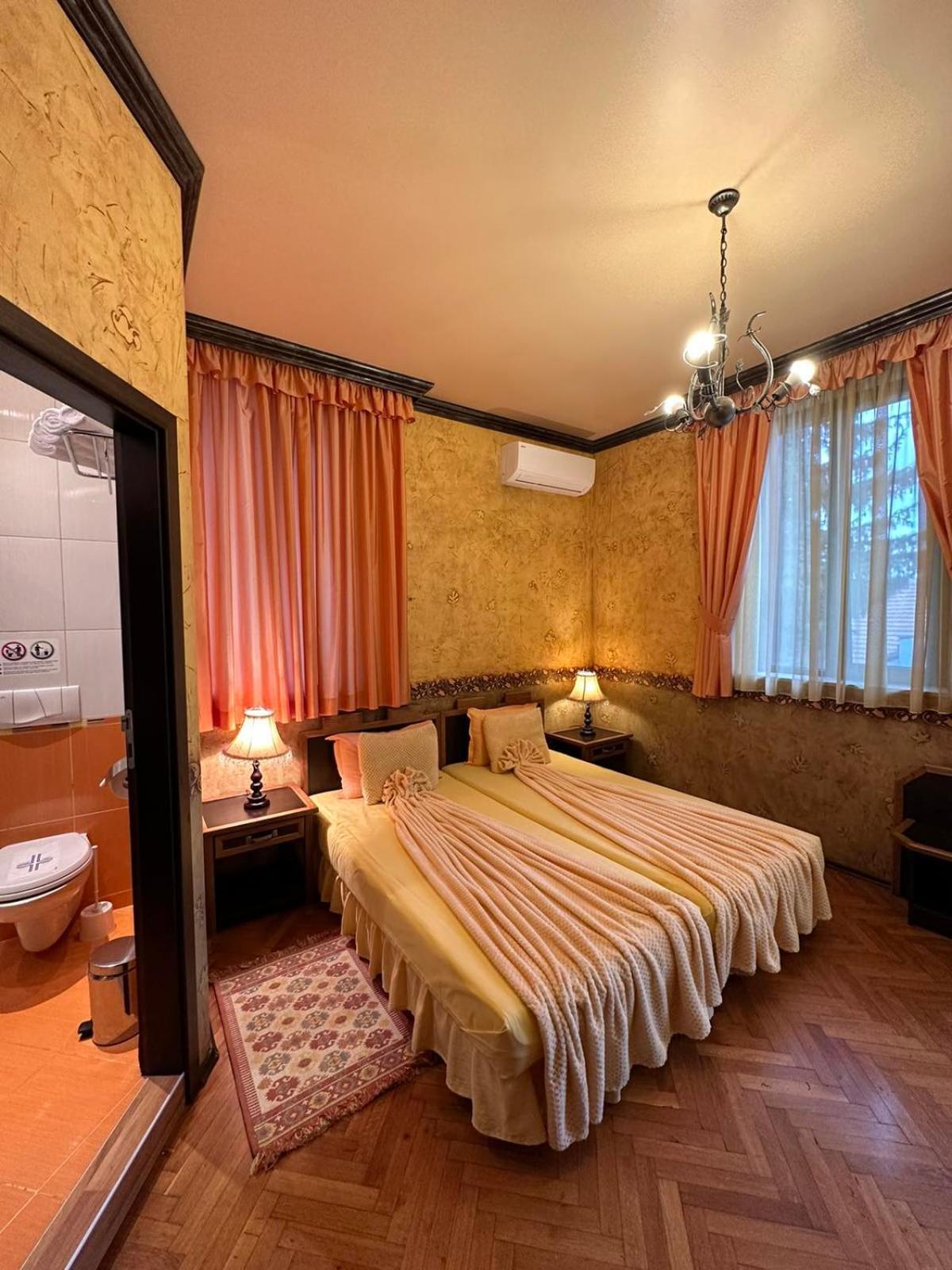 Guesthouse Petra Veliko Tărnovo Esterno foto