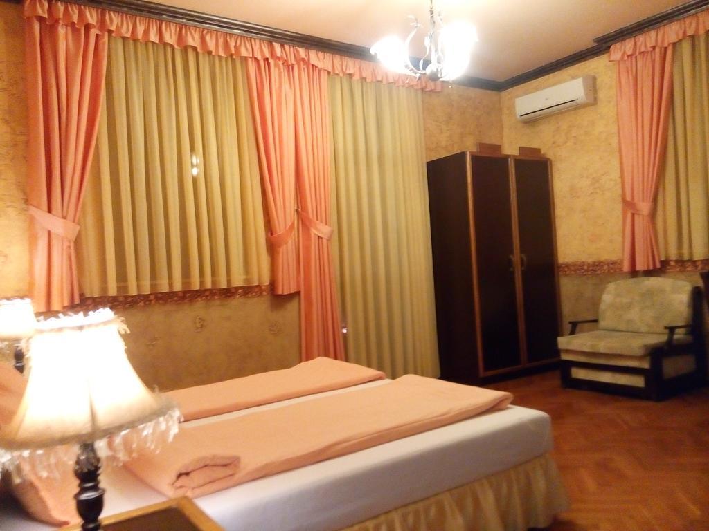 Guesthouse Petra Veliko Tărnovo Esterno foto